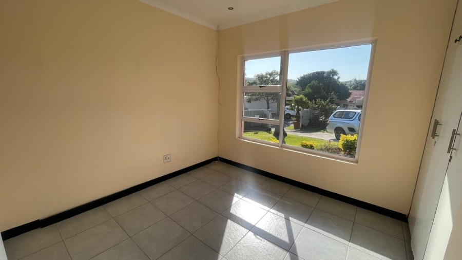 5 Bedroom Property for Sale in Beacon Bay Eastern Cape